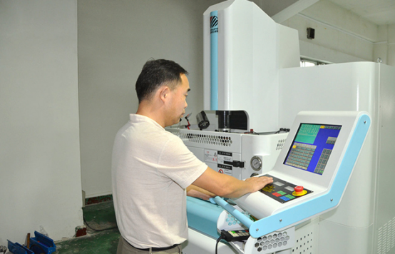 注塑模具过程中出现不光泽的原因以及解决办法